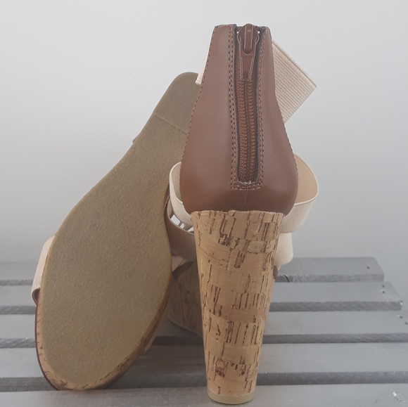 Steve Madden Wedge Heel Sandals - Picture 7 of 8